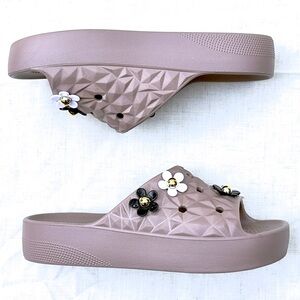 Crocs Woman’s Platform Geometric Slides in Latte